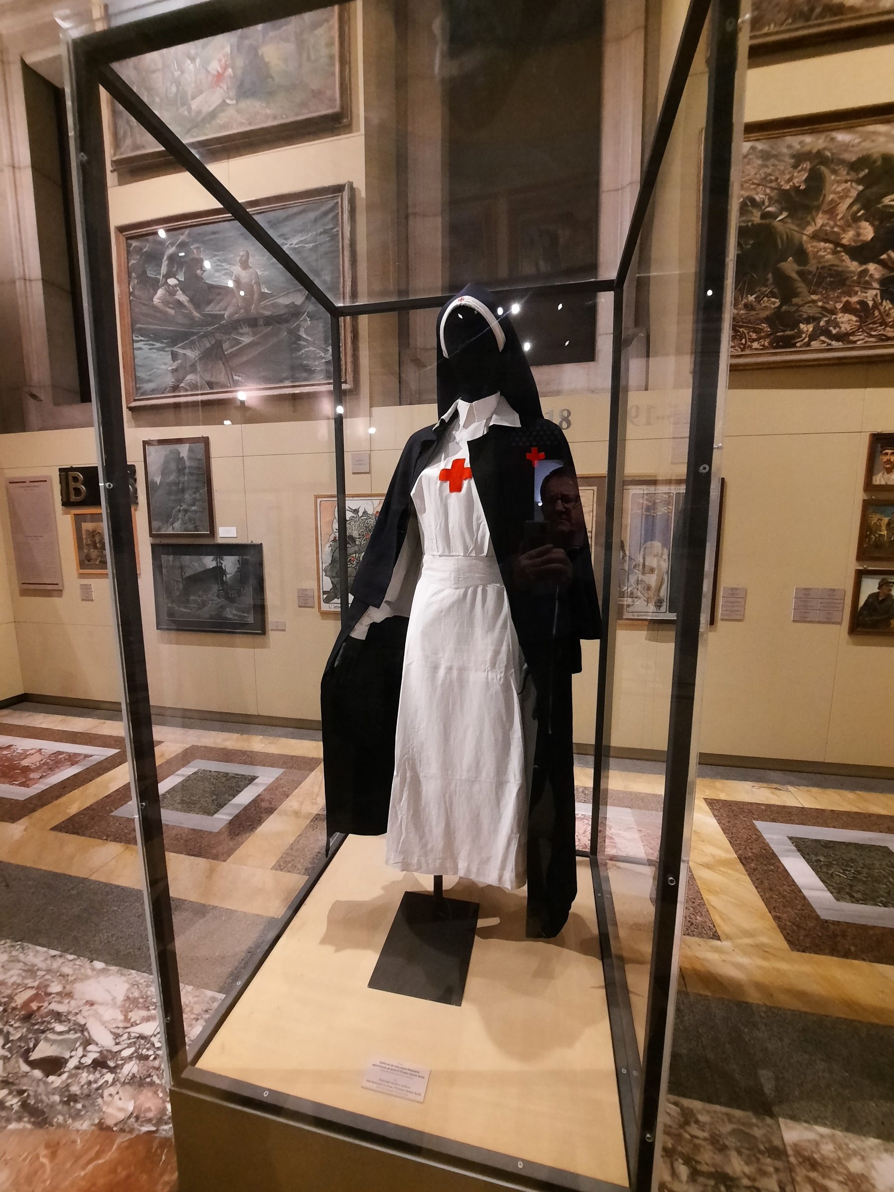 Red Cross Volunteer Nurse's uniform, Museo Centrale del Risorgimento, Rome - 01.jpg